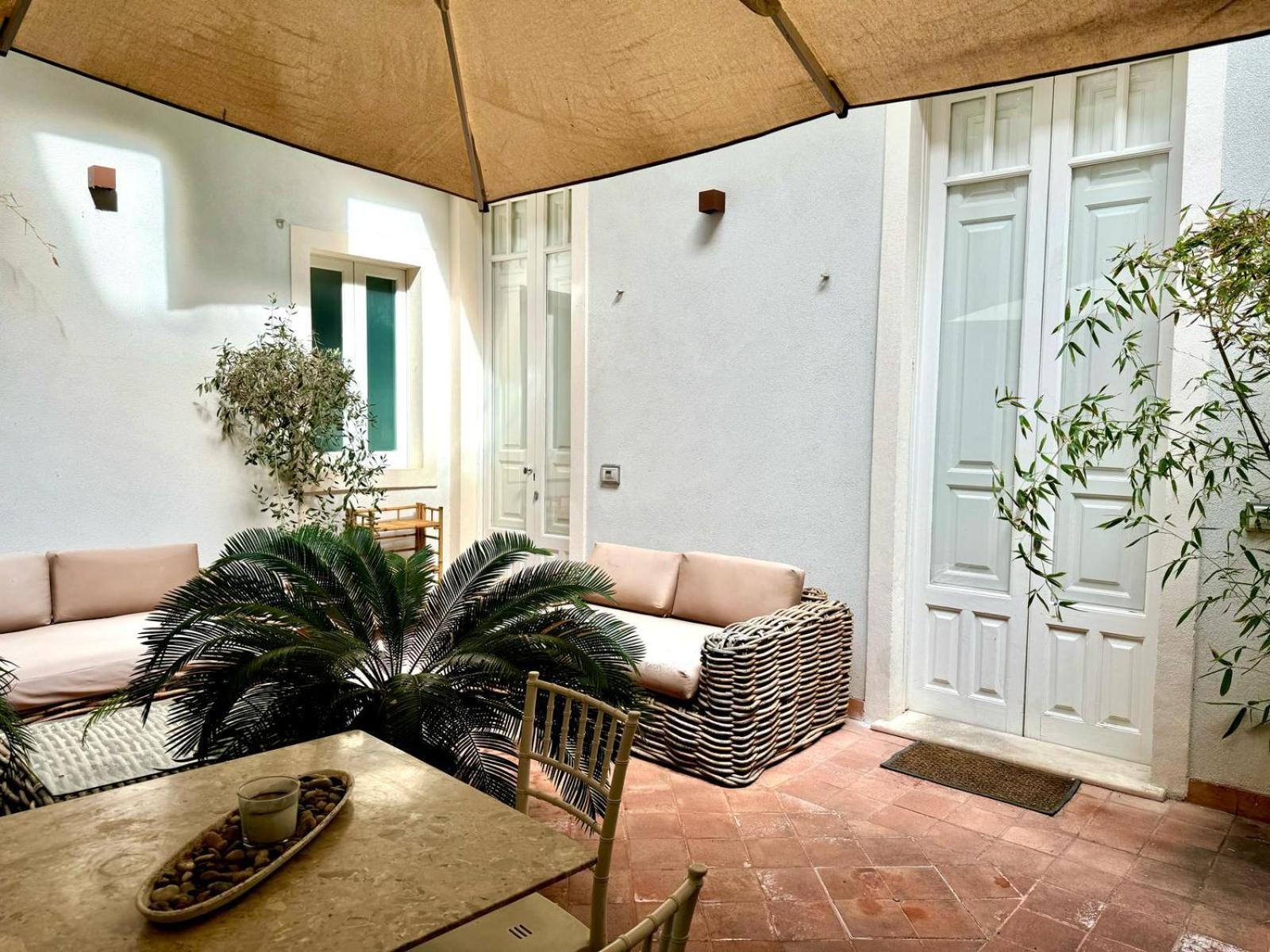 Cortile Nobile Luxury Suites Катания Экстерьер фото